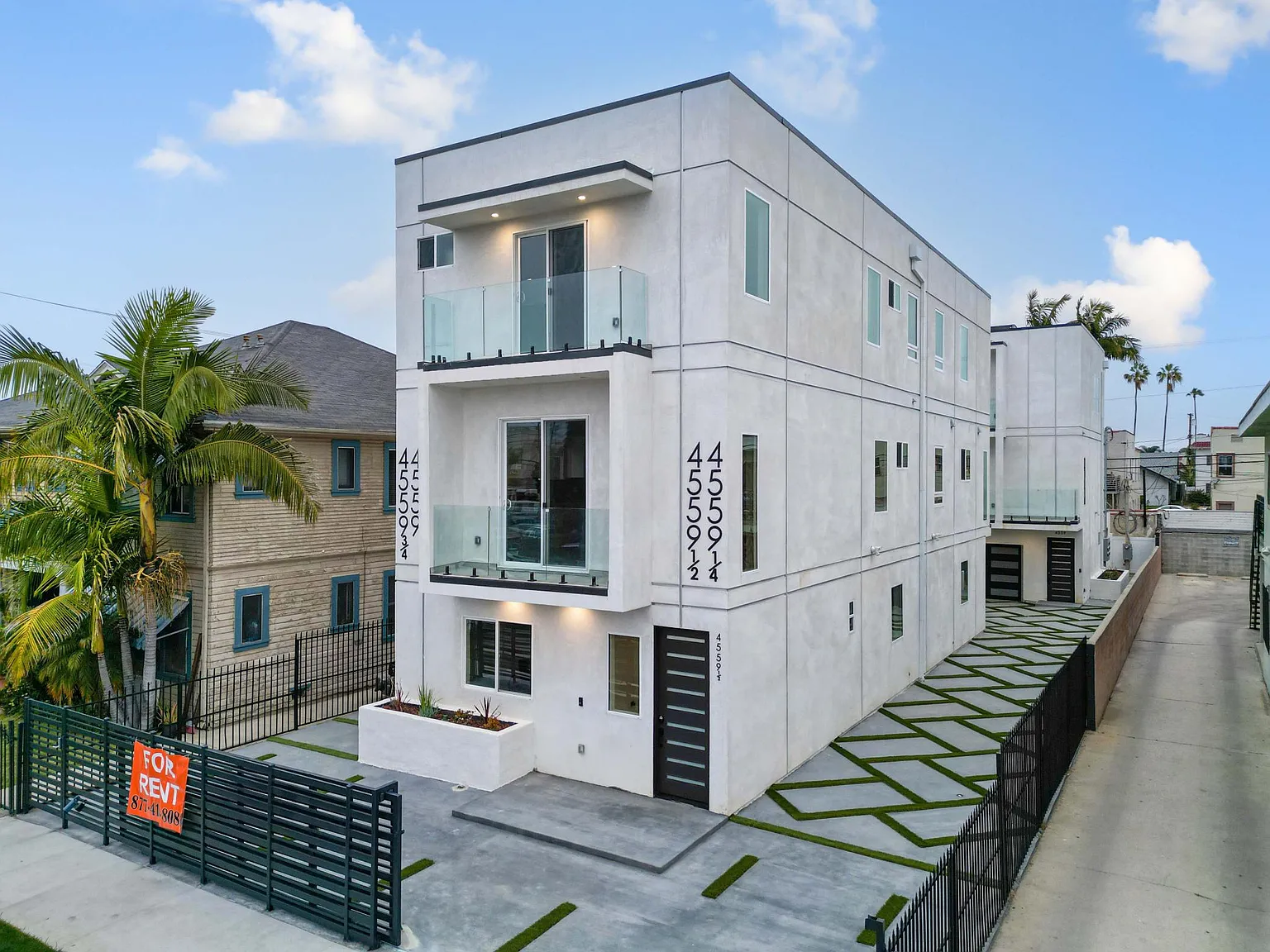 Montaurion completed property